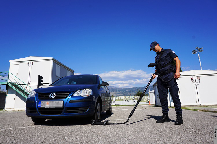 Metal detection systems